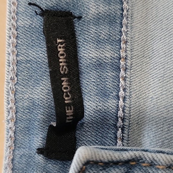 Kendall + Kylie Size 9/29 The Icon Short, Medium Light Wash Denim Shorts - Picture 10 of 11